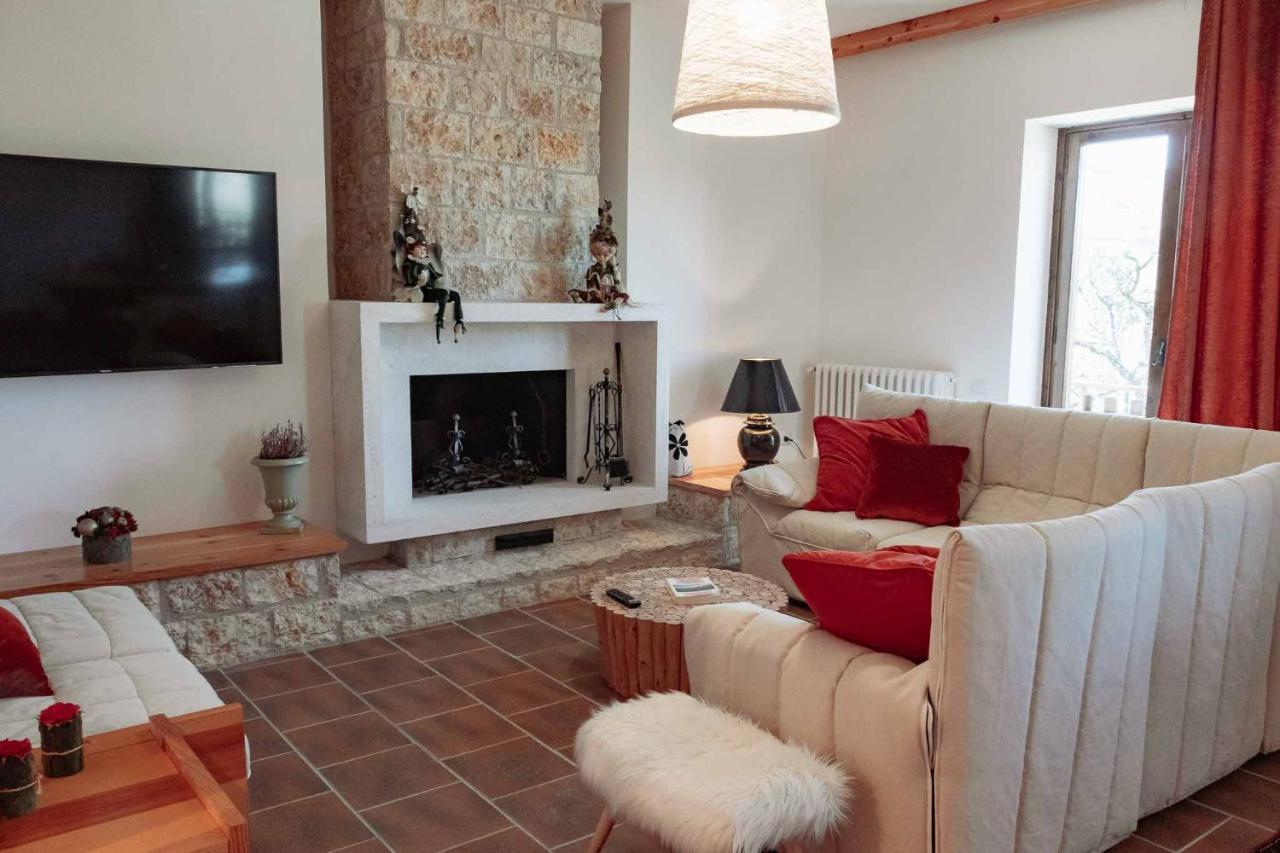 Villa Miralago Fiastra Exteriör bild